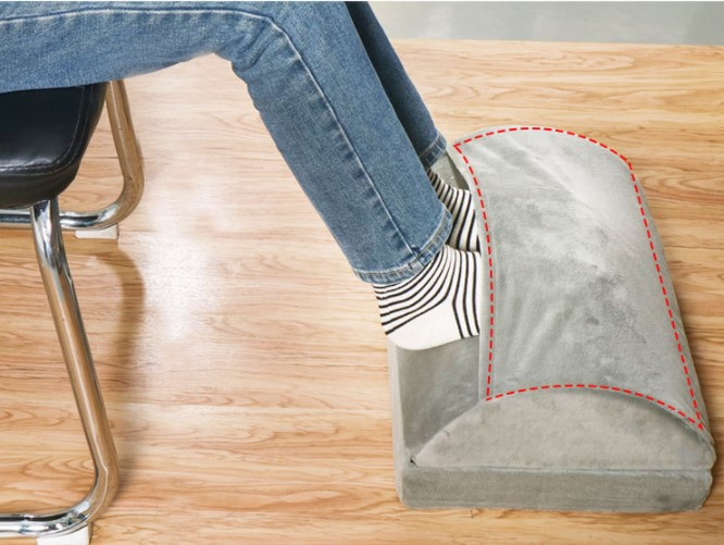 Verstellbare Fußstütze mit warmen Plüschfüßen